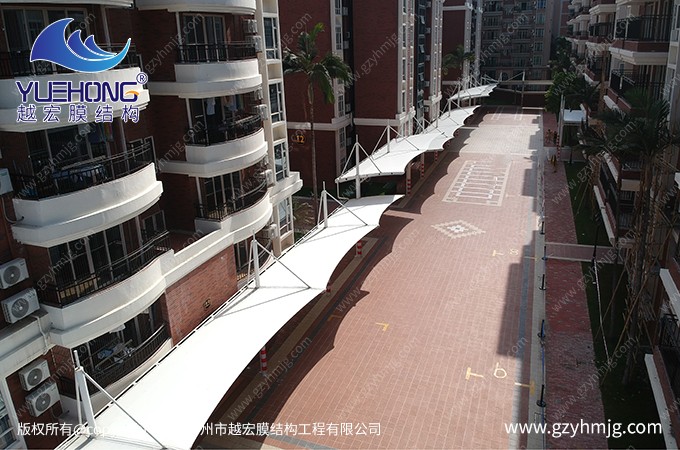 中山某學(xué)校宿舍過道走廊膜結(jié)構(gòu)遮陽(yáng)雨棚案例